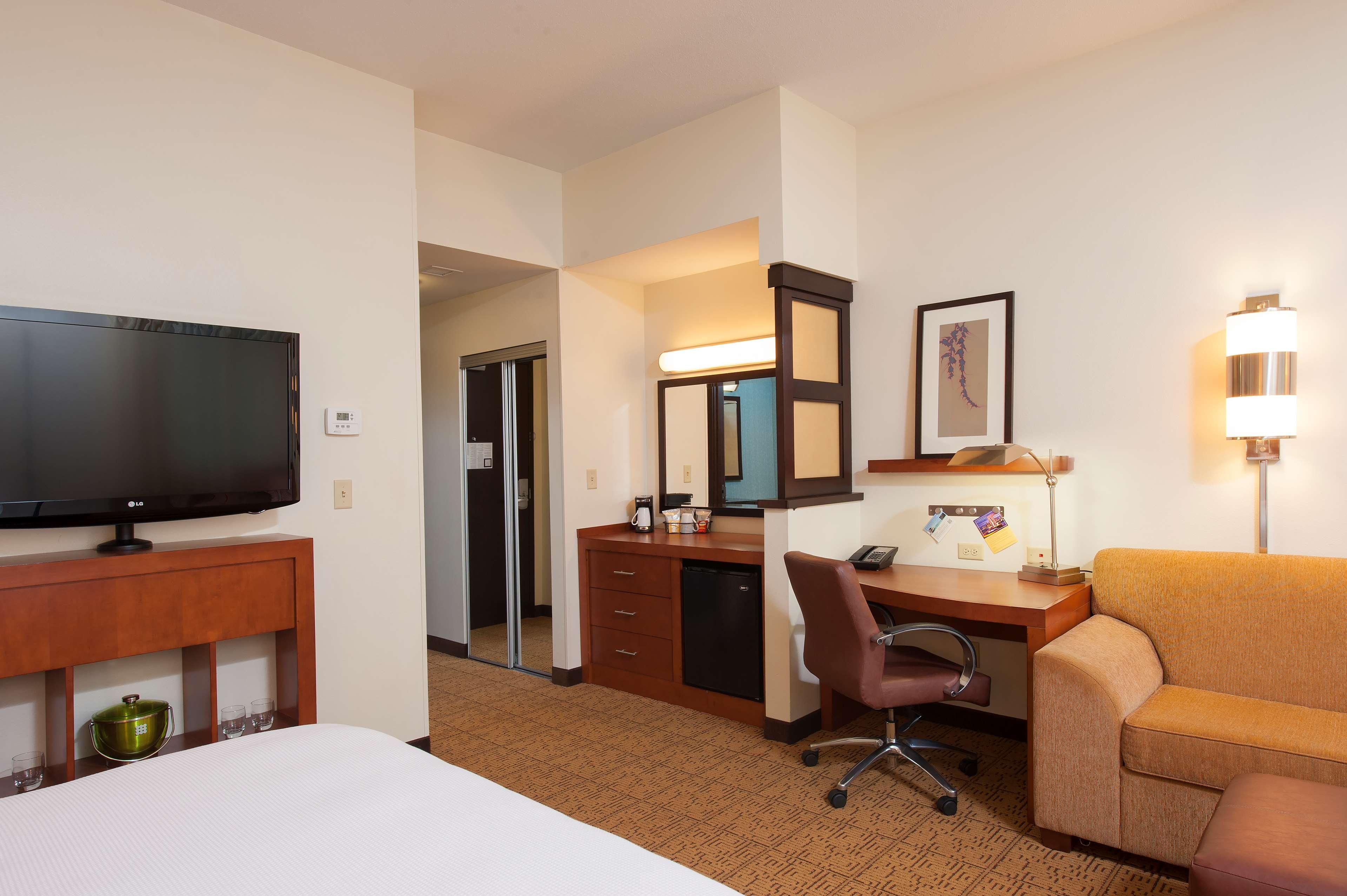 Hyatt Place Des Moines Downtown Екстериор снимка