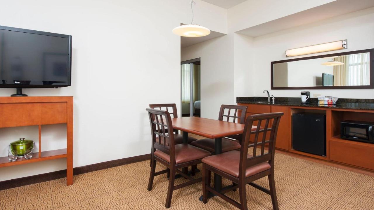 Hyatt Place Des Moines Downtown Екстериор снимка