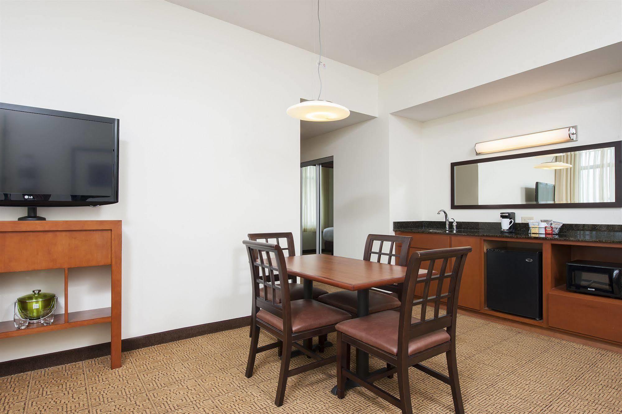 Hyatt Place Des Moines Downtown Екстериор снимка