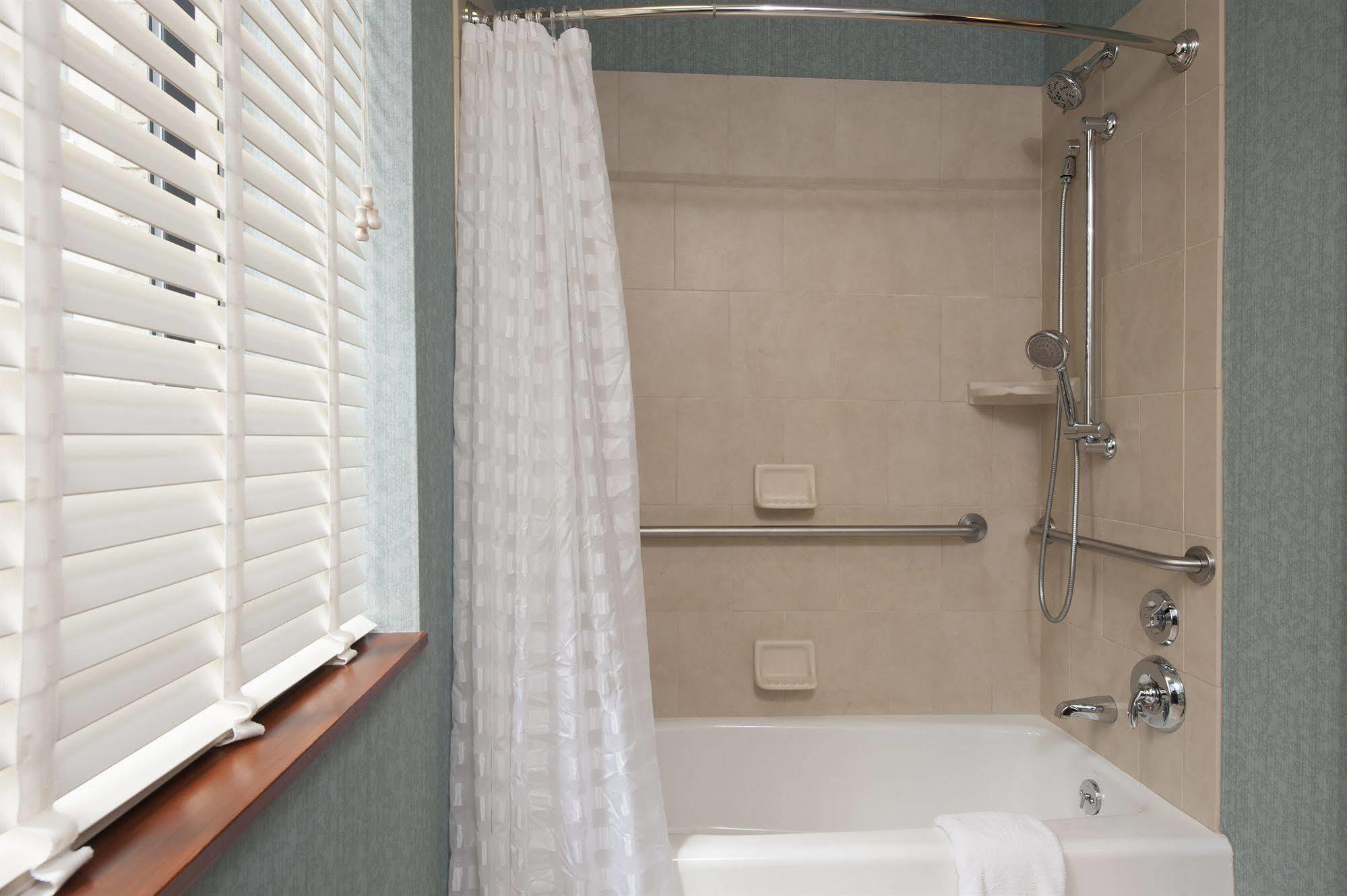 Hyatt Place Des Moines Downtown Екстериор снимка